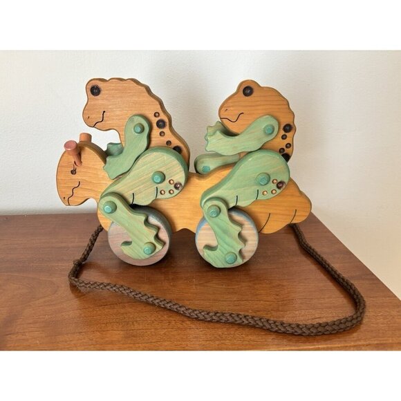 Lark Toys Wooden Pull Toy Twin Frogs Cycling - Picture 4 of 6